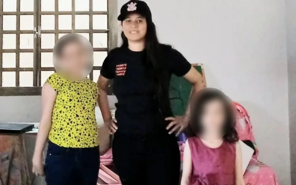 “Fez bem às crianças”, diz mãe que matou filhas envenenadas, afogadas e esfaqueadas