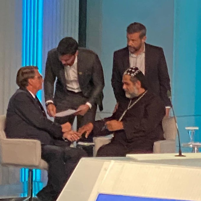 Baiano de Acajutiba, Padre Kelmon chamou a atenção no debate por “bate-bola” com Bolsonaro