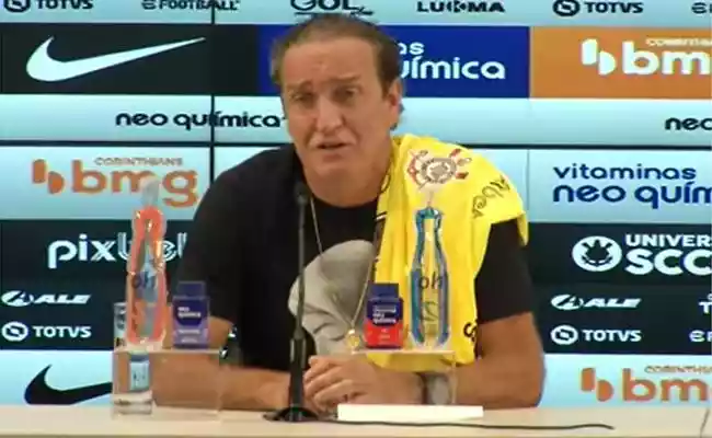 Cuca pede demissão do Corinthians após caso de estupro ser divulgado