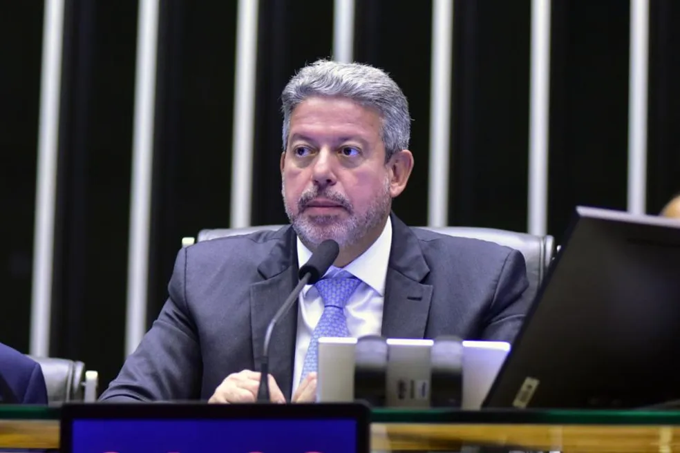 Arthur Lira anuncia votação do projeto sobre Fake News na Câmara para próxima terça-feira