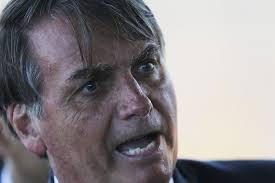 Polícia Federal realiza operação na casa de Bolsonaro por suspeita de falsificação de Cartões de Vacina
