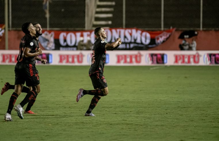 Vitória brilha no fim do jogo e bate o ABC pela série B do Brasileiro