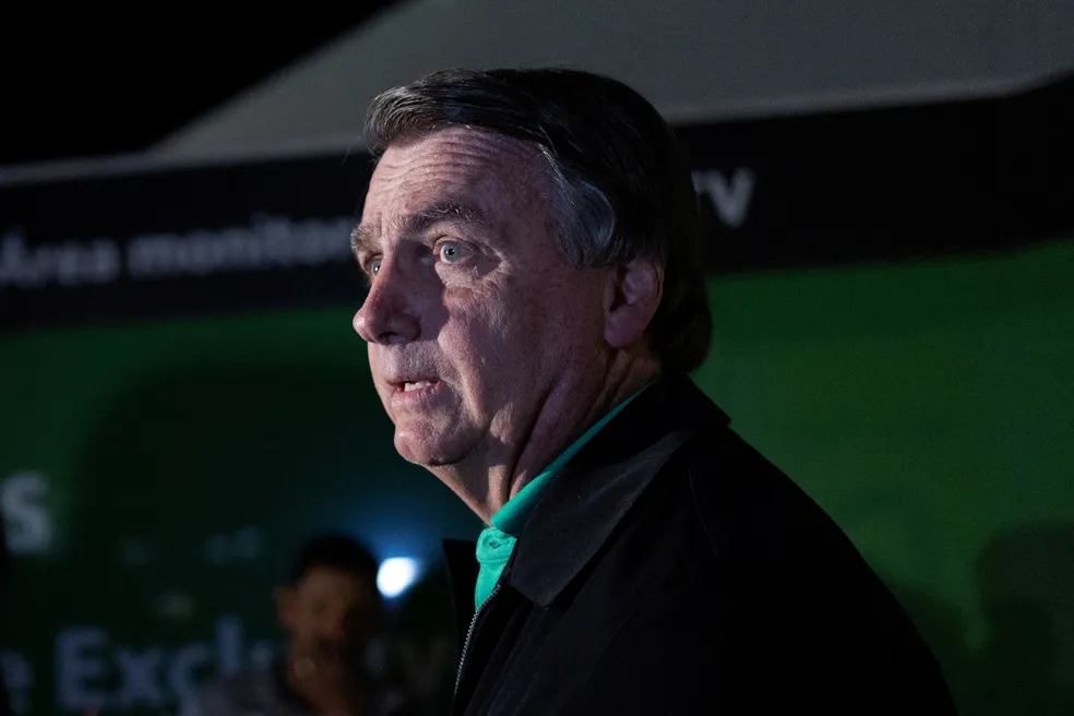 Investigação contra empresários mostra atuação de Bolsonaro em disparo de Fake News