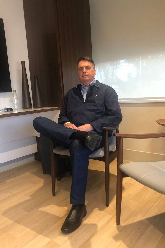 Bolsonaro diz que Cid é decente e não vai inventar nada