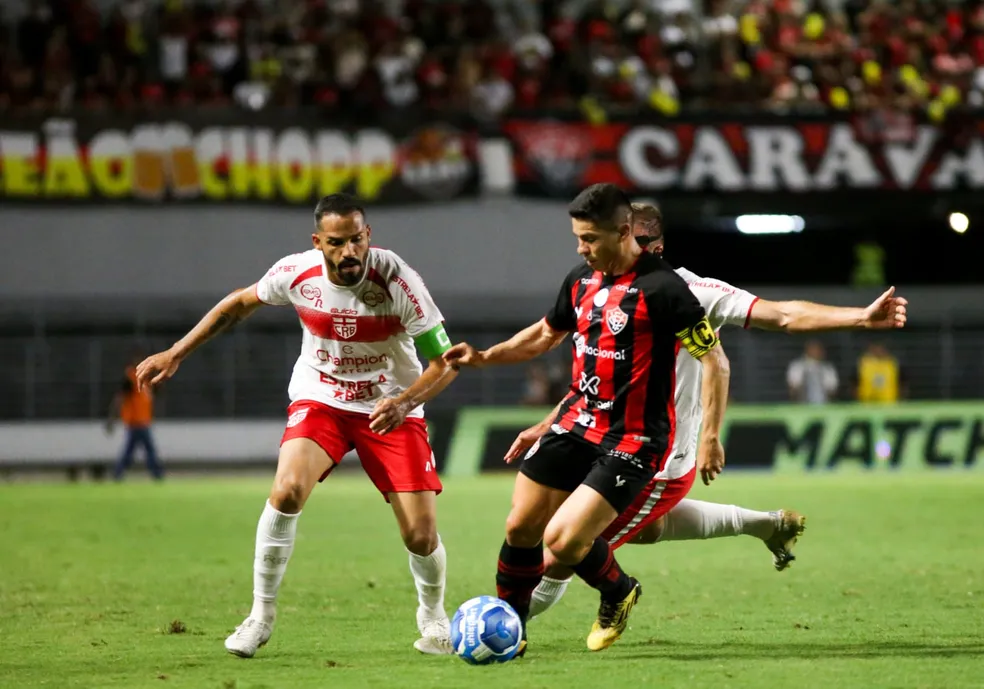 Vitória toma enfiada do CRB e deixa os torcedores preocupados para continuidade do campeonato