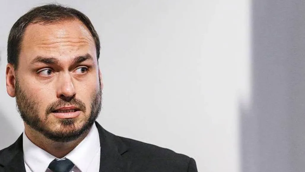 Segundo fonte da PF computador da ABIN foi encontrado na casa de Carlos Bolsonaro