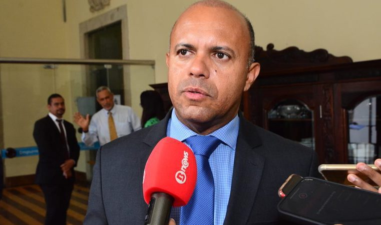 Pesquisa: Kiki Bispo contradiz Lúcio Vieira Lima e defende de Bruno Reis