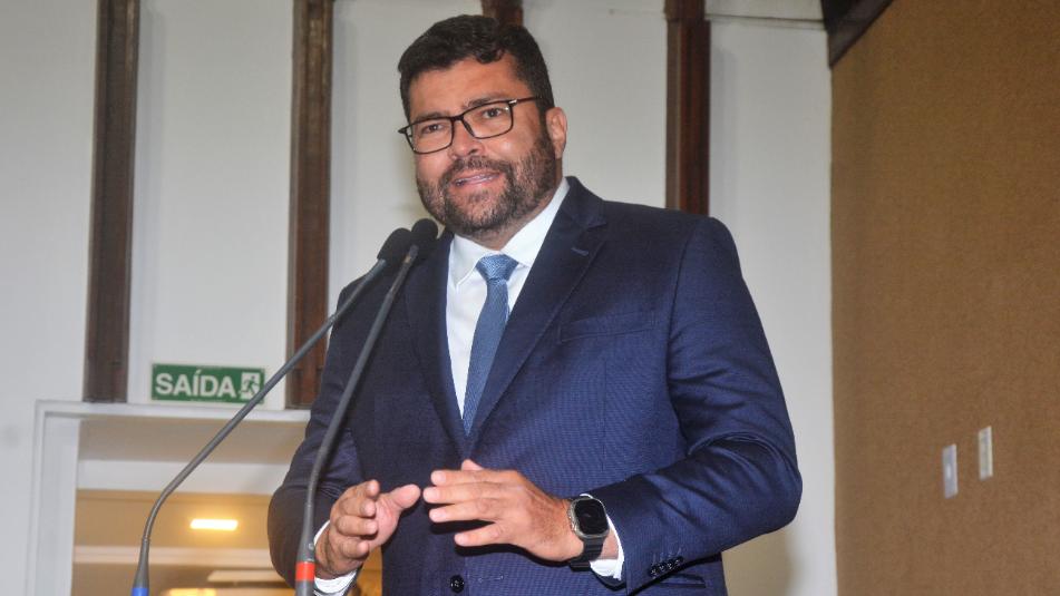 PF e CGU cumprem mandados de busca e apreensão em gabinete e apartamento de deputado Marcinho Oliveira (União)