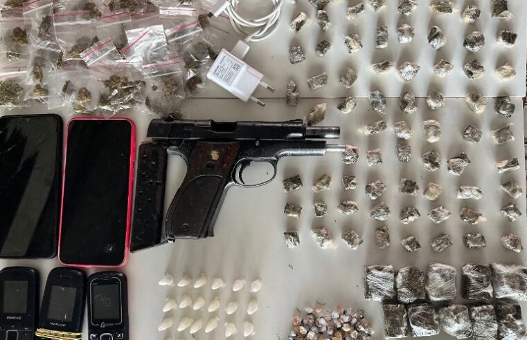 PM apreende drogas e liberta refém na Saramandaia