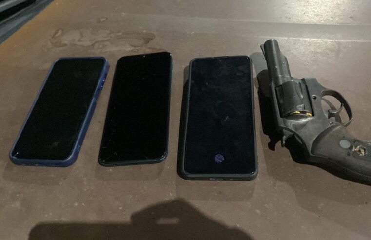 Suspeitos de roubo são presos pela PM na Av. Tancredo Neves
