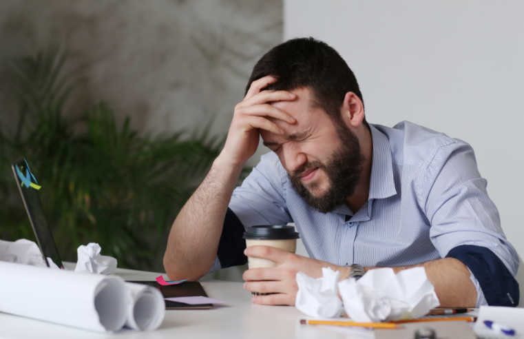 Trabalhadores brasileiros estão entre os mais tristes e raivosos da América Latina