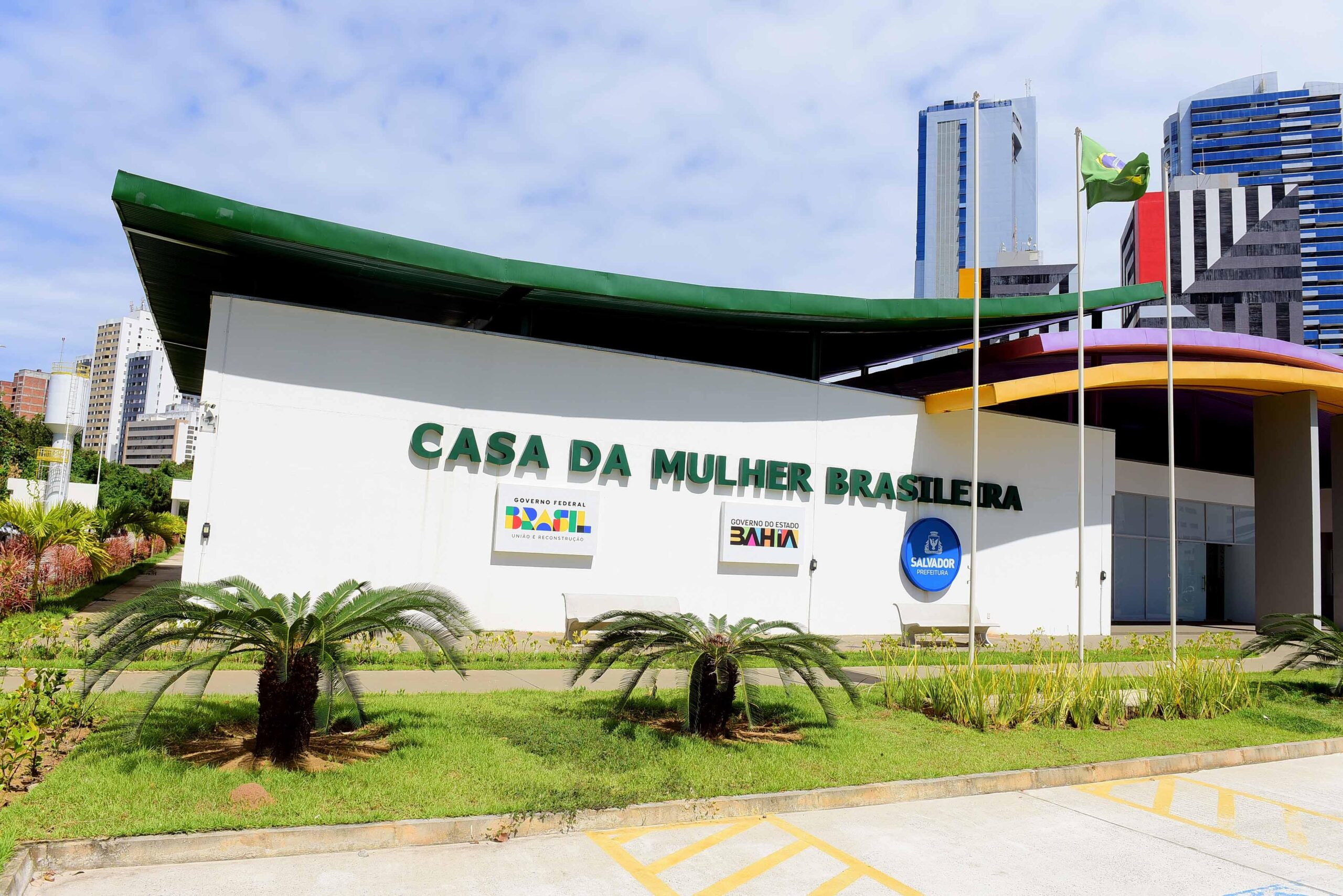 Programas municipais de proteção têm ajudado a reduzir crimes contra mulheres em Salvador