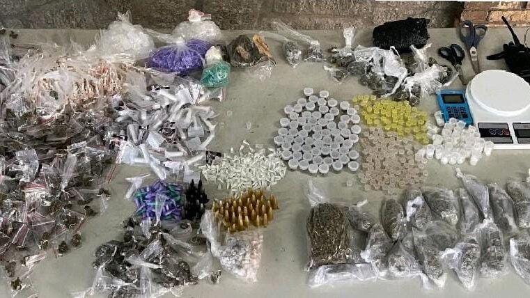 Mais de 3 mil porções de drogas são apreendidas pela PM no Arraial do Retiro