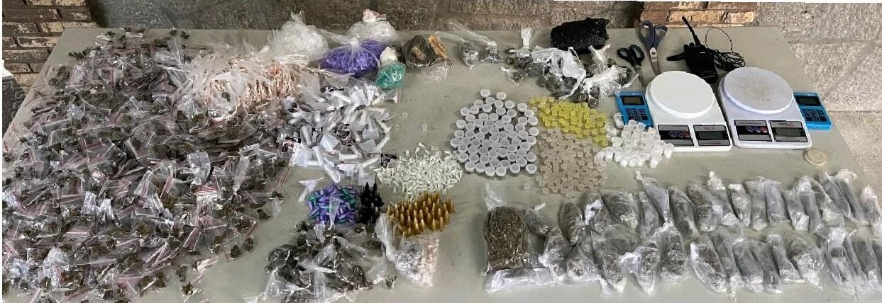 Mais de 3 mil porções de drogas são apreendidas pela PM no Arraial do Retiro
