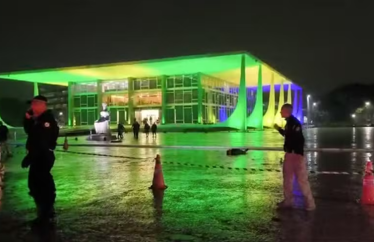 Após explosões praça dos três poderes em Brasília é isolada