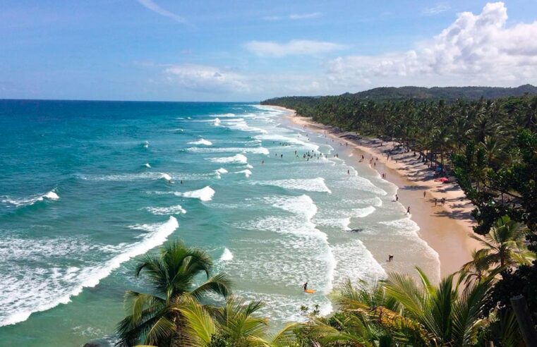 Após decreto prefeitura de cidade na Bahia proíbe churrasco, caixa de som e bebidas em praias