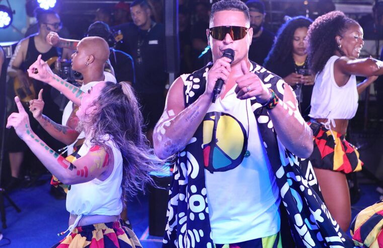 Xanddy arrasta multidão na ‘Melhor Segunda’ e faz homenagem a Timbalada, Olodum e Ilê Aiyê