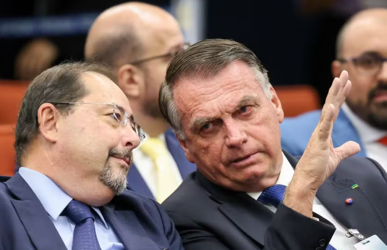 STF aceita denúncia e torna Bolsonaro e aliados réus por tentativa de golpe em 2022