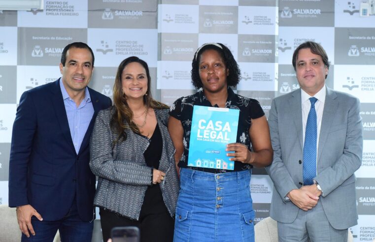 Prefeitura entrega mais de 2,2 mil títulos de propriedade pelo programa Casa Legal