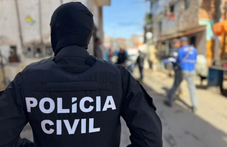 Mulher é presa por guardar material pornográfico infantojuvenil em Feira de Santana
