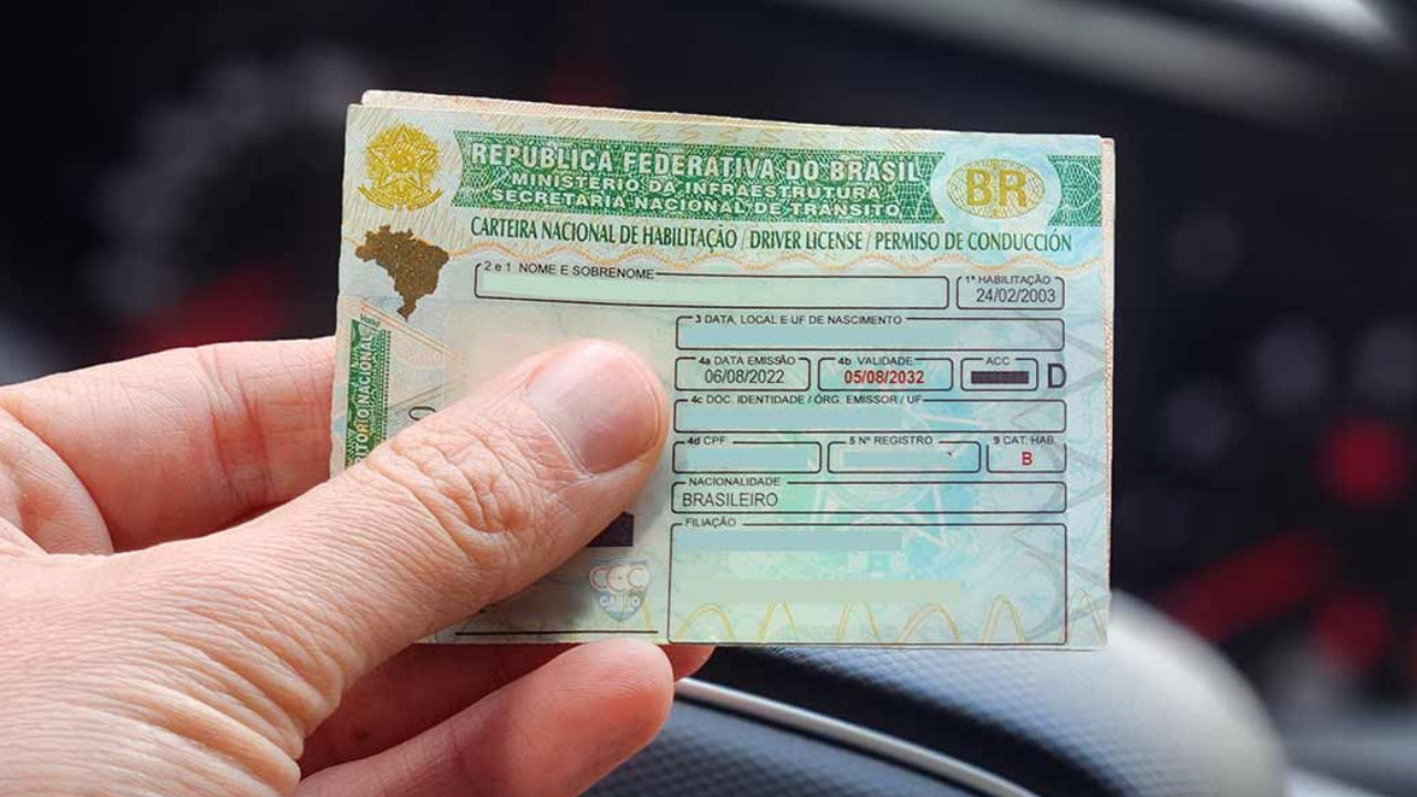 Governo Lula planeja acabar com exigência de autoescola para CNH e reduzir custos