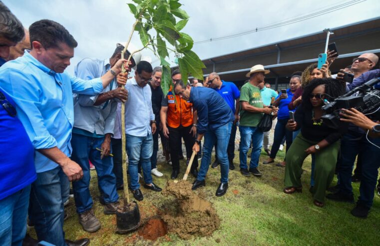 Prefeitura entrega 45 moradias, ecoponto e promove plantio de 50 árvores pelo projeto Novo Mané Dendê