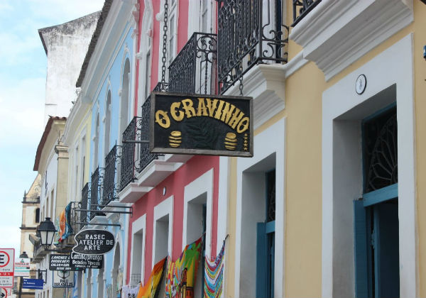 Bar do Cravinho, em Salvador, é interditado por ação da polícia e vigilância sanitária