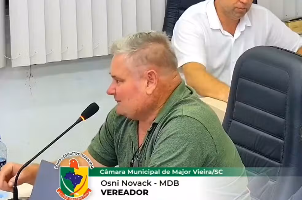 Vereador defende morte de cachorros soltos em sessão da Câmara e repercussão chega ao MP