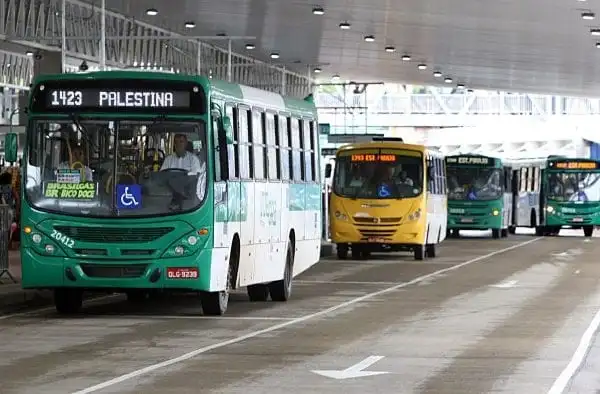 Rodoviários atrasarão saída nesta quinta-feira em exigencia por jornada de 6 horas